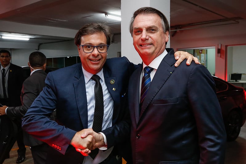 Presidente da República Jair Bolsonaro cumprimenta o presidente da Embratur, Gilson Machado Neto. [fotografo] Isac Nóbrega /PR [/fotografo]