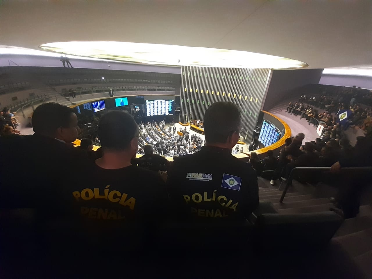 Agentes Penitenciários na galera da Câmara dos Deputados [Foto Erick Mota]