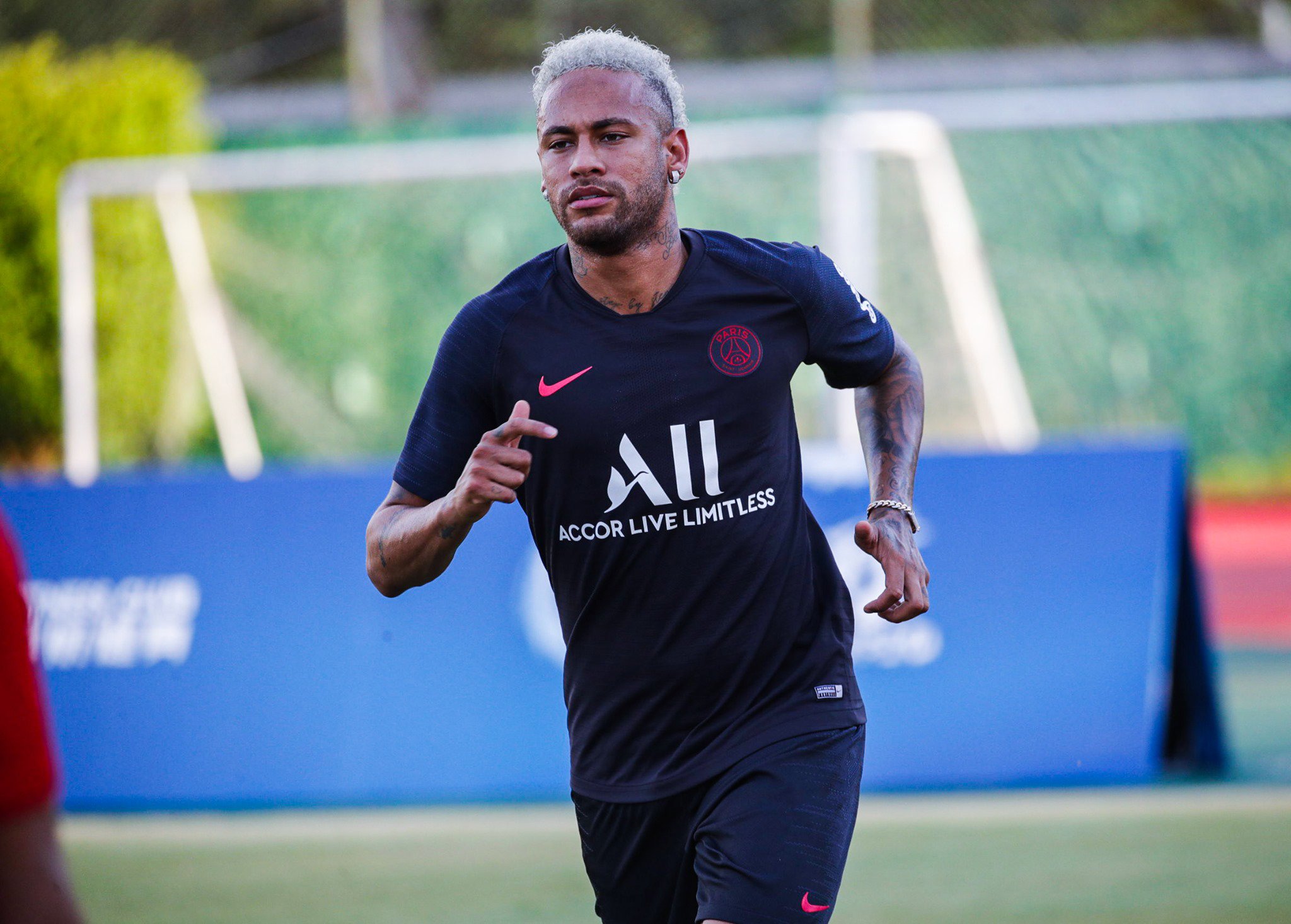 Neymar em treinamento pelo PSG na China[fotografo]C. Gavelle/PSG[/fotografo]