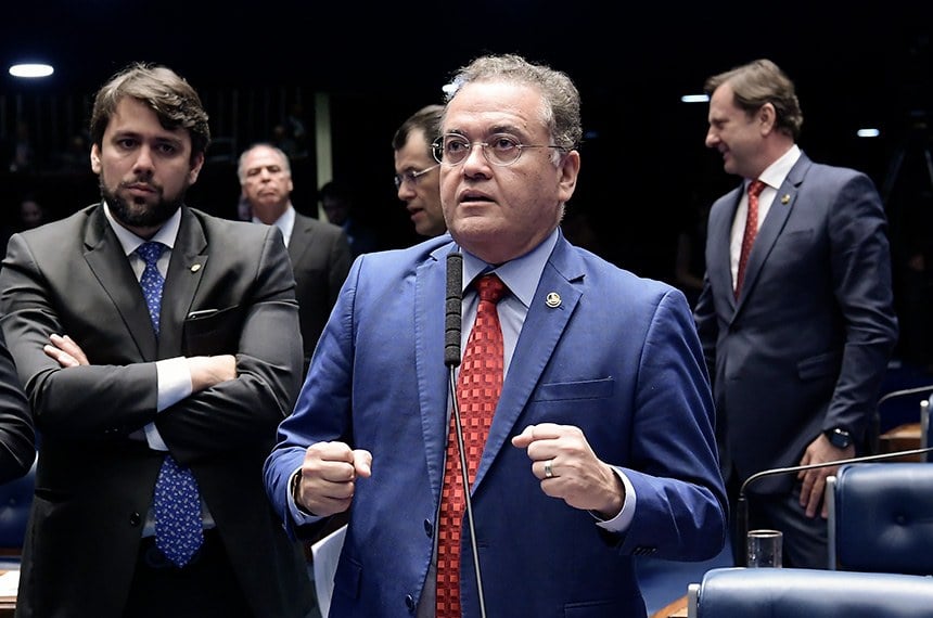 O relator da reforma tributária, senador Roberto Rocha (PTB-MA), não deve mudar o mérito do seu relatório, apenas fazer ajustes de redação, para evitar novo pedido de vista, o que adiaria novamente a votação. Foto: Waldemir Barreto/Agência Senado