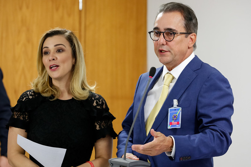 Karina Kufa e Admar Gonzaga são os advogados à frente do processo de criação do Aliança pelo Brasil[fotografo]Carolina Antunes/PR[/fotografo]