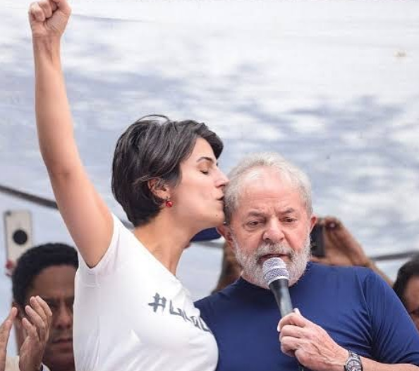 PT pode apoiar candidata de outro partido em Porto Alegre.
[fotografo] Reprodução / Instagram / Manuela D'ávila [/fotografo]