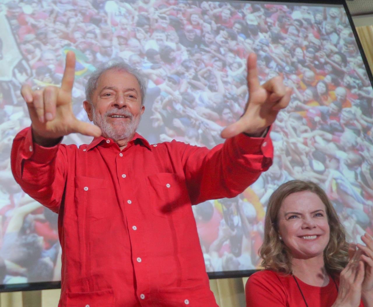 Lula e Gleisi Hoffmann na reunião da executiva nacional do PT