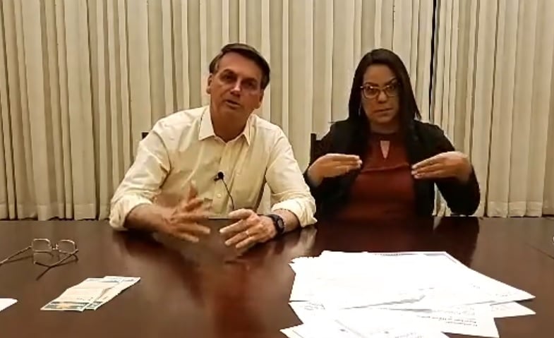 Bolsonaro faz live nas redes sociais [fotografo]Reprodução/Facebook[/fotografo]