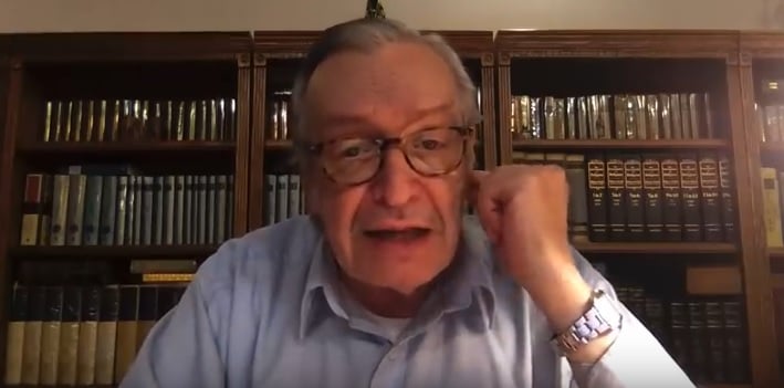 Olavo de Carvalho em vídeo publicado no seu canal do YouTube [fotografo]Reprodução/Facebook[/fotografo]