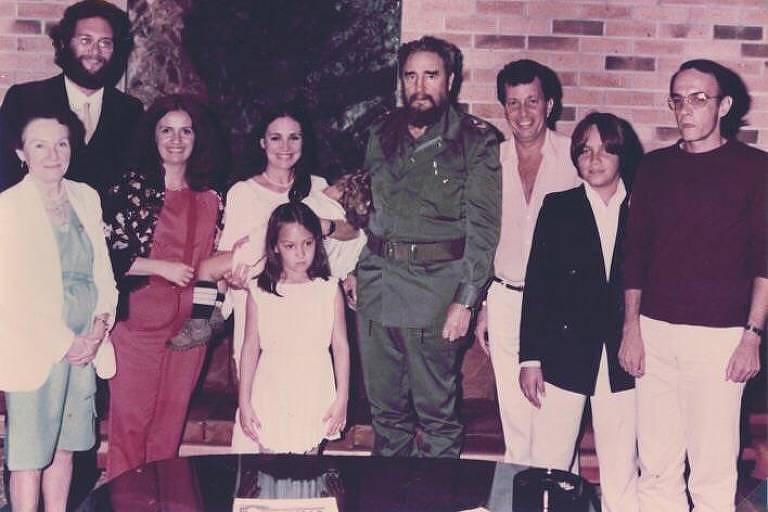 Regina Duarte ao lado de Fidel Castro [fotografo] Reprodução/Instagramg/duvivier [/fotografo]