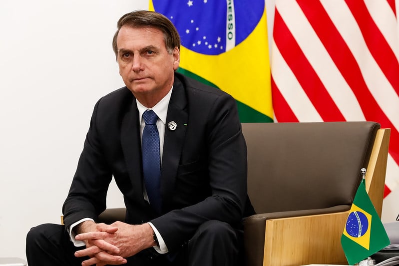 Advogados de Bolsonaro afirmam que gestos do ex-presidente indicam que não há interesse de sua parte em fugir do país. Foto: Alan Santos/PR