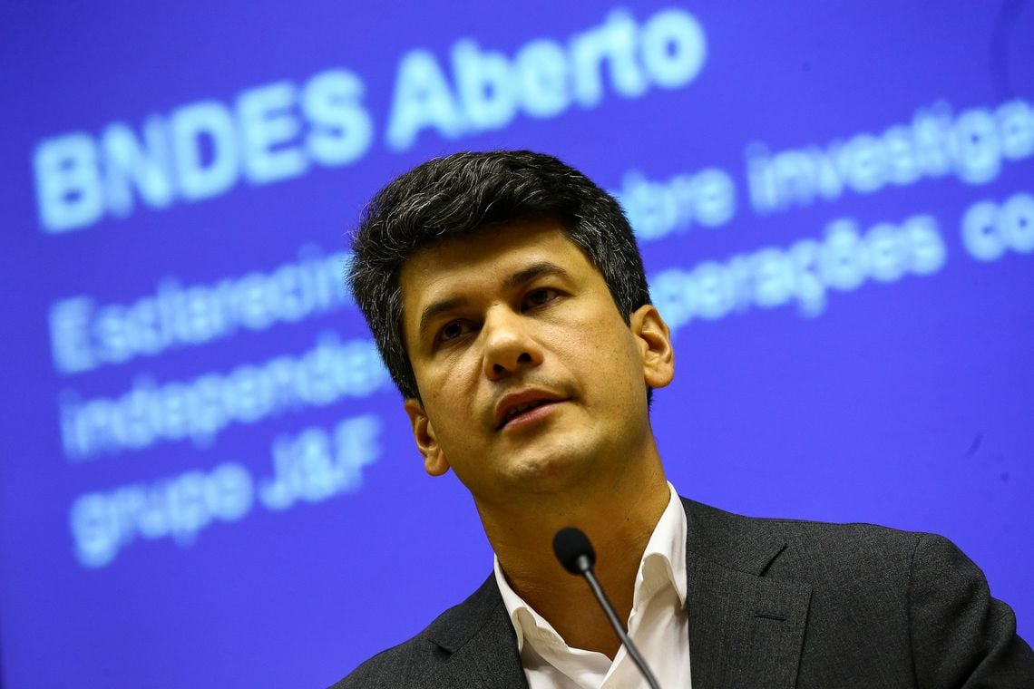 O presidente do BNDES, Gustavo Montezano, apresenta esclarecimentos sobre o processo de investigação independente envolvendo operações entre o Banco e as empresas JBS, Bertin e Eldorado.

Foto: Marcelo Camargo/ Agência Brasil