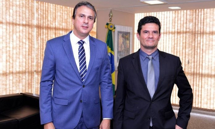 O governador do Ceará, Camilo Santana (PT), e o ministro da Justiça e Segurança Pública, Sergio Moro [fotografo] Isaac Amorim / Ministério da Justiça e Segurança Pública [/fotografo].