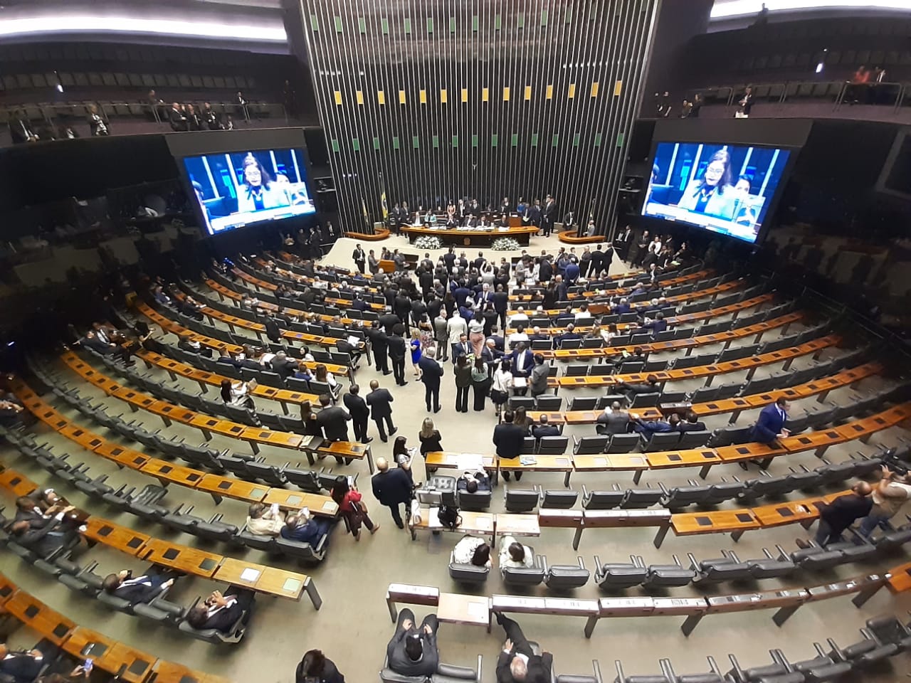 Câmara deverá votar piso salarial de R$ 4,5 mil para cada 6h de trabalho para enfermeiros. Demanda ganhou força na pandemia.[fotografo] Erick Mota / Congresso em Foco [/fotografo]