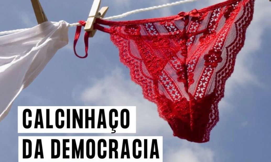 Cacinhaço da Democracia [fotografo] Reprodução / Facebook [/fotografo]