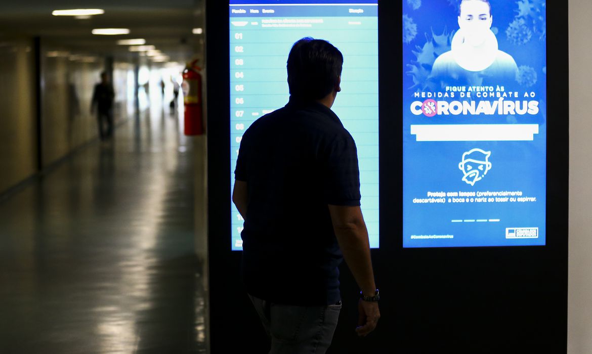 Governo instituiu novas medidas para combater o avanço do coronavírus. [fotografo] Agência Senado [/fotografo].