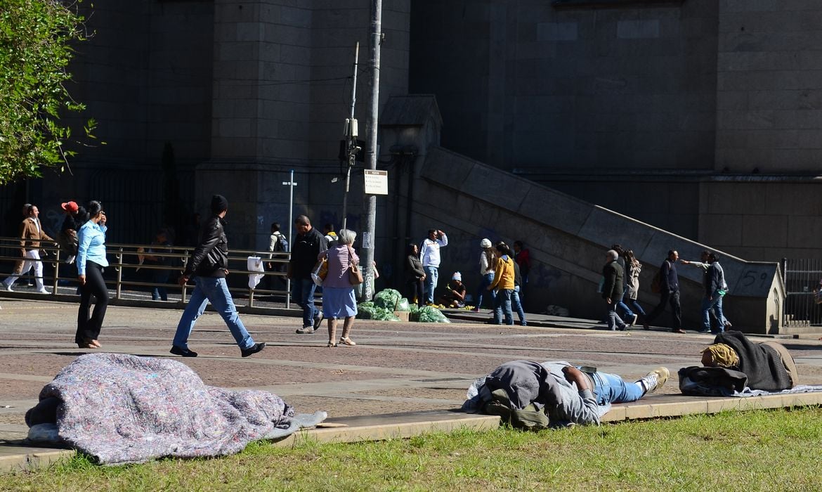 Moradores em situação de vulnerabilidade social na Praça da Sé, em São Paulo [fotografo] Rovena Rosa/Agência Brasil [/fotografo]