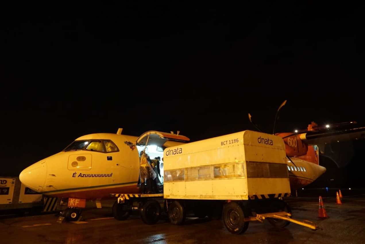 Respiradores são desembarcados no aeroporto de São Luís (MA) [fotografo] Divulgação/Governo do Maranhão [/fotografo]