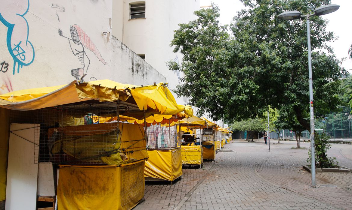 Comércio de rua fechado no RJ por conta da covid-19. [fotografo] Tânia Regô/Agência Brasil [/fotografo]