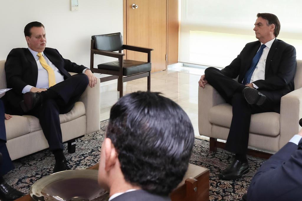 O presidente Jair Bolsonaro e o presidente do PSD, Gilberto Kassab, em reunião no Palácio do Planalto em abril de 2019 [fotografo] Presidência da República [/fotografo]