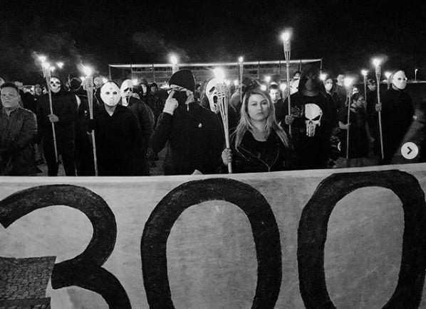 Protesto teve tochas, máscaras e grito de grupos de extrema-direita em frente ao STF[fotografo]Instagram/300 do Brasil[/fotografo] 