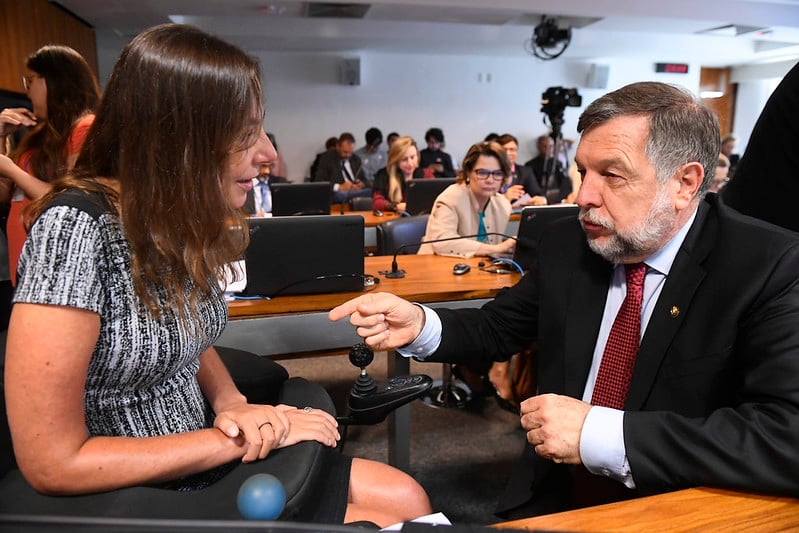 A senadora Mara Gabrilli e o senador Flávio Arns em reunião da Comissão de Direitos Humanos em setembro de 2019.[fotografo]Marcos Oliveira/Agência Senado[/fotografo]