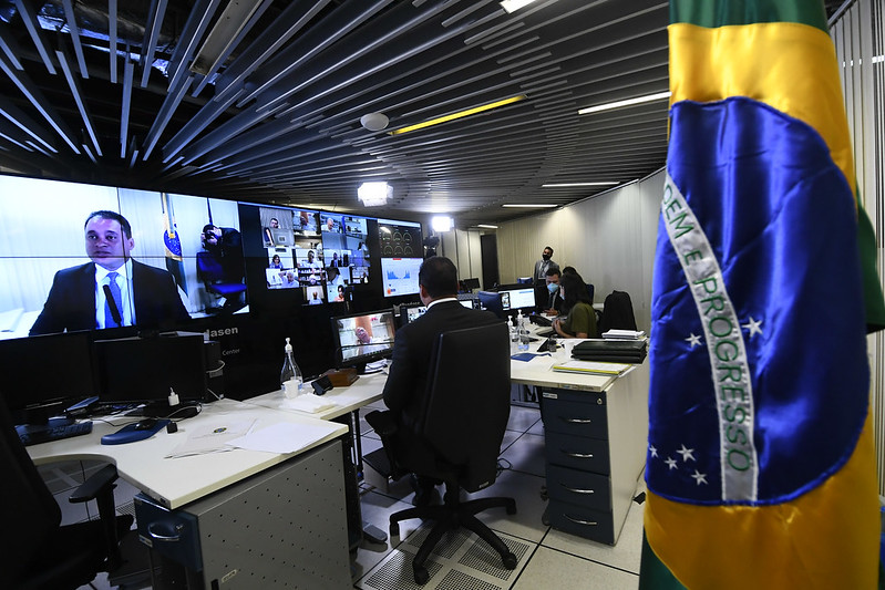 Segundo suplente de secretário da Mesa Diretora do Senado Federal, senador Weverton (PDT-MA), conduz sessão. [fotografo]Marcos Oliveira/Agência Senado[/fotografo]