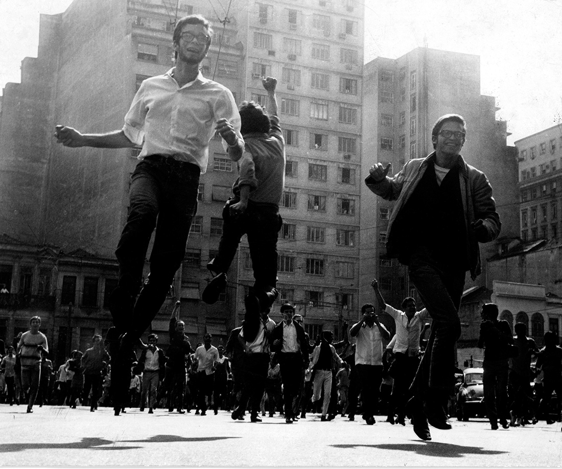 Na Sexta-Feira Sangrenta, 21 de junho de 1968, o momento do encontro de duas passeatas no Rio de Janeiro
[fotografo] Memorial da Democracia [/fotografo]