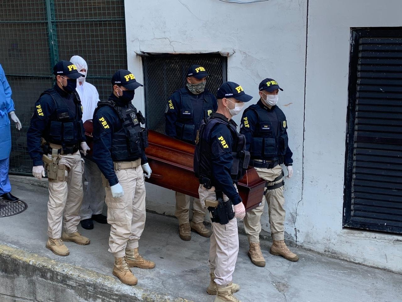 Funeral do agente da PRF morto por covid-19