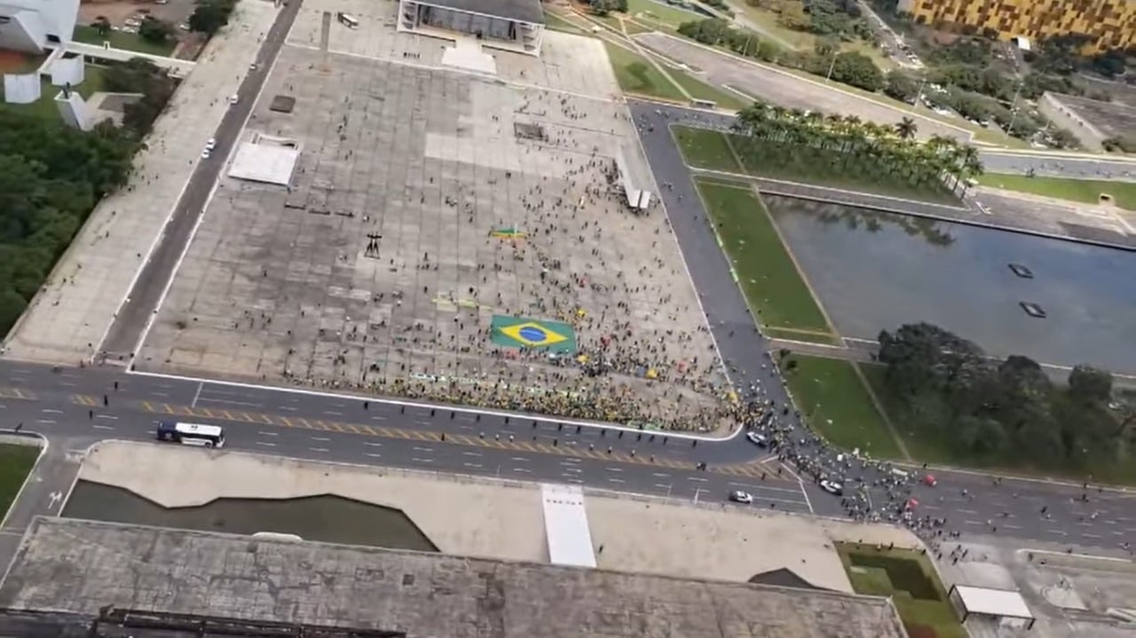 Manifestação de domingo (24), na Praça dos Três Poderes [fotografo] Reprodução/Facebook [/fotografo]