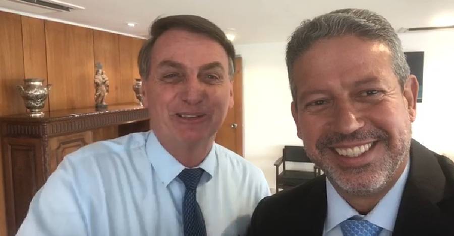 O presidente Jair Bolsonaro e o líder do PP, deputado Arthur Lira (AL) [fotografo] Reprodução / Redes sociais [/fotografo].