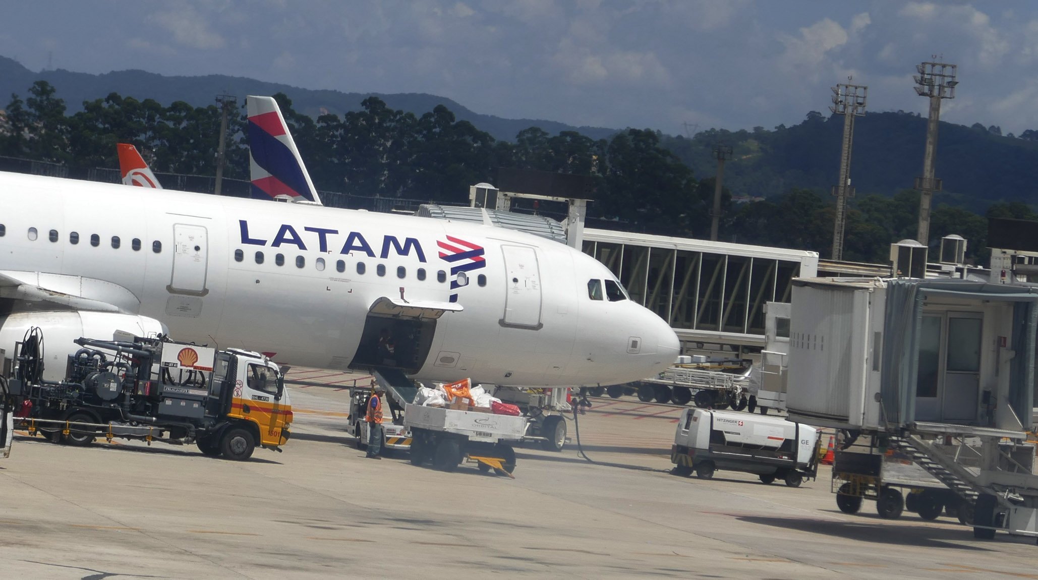 Avião da Latam em Guarulhos[fotografo]Jorge Araujo/Fotos Publicas[/fotografo]