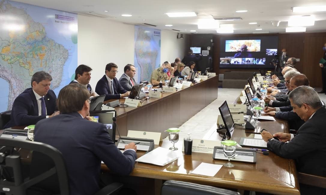 Reunião remota entre Bolsonaro, ministros e governadores em março[fotografo]Marcos Corrêa/PR[/fotografo]