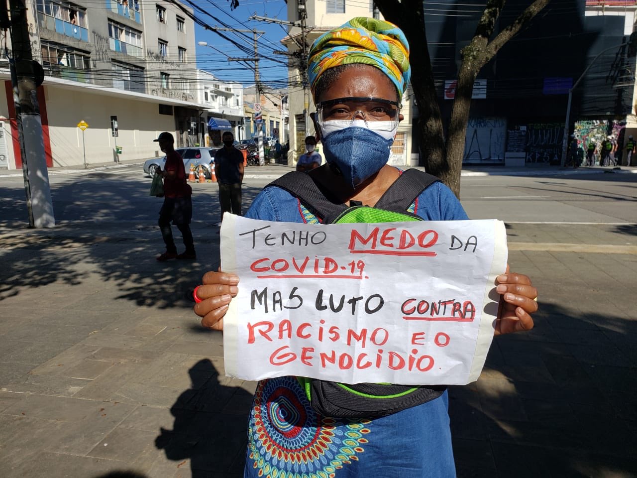 Cartaz de manifestante em protesto em São em Paulo [fotografo] Reprodução / Twitter / Alma Preta [/fotografo]