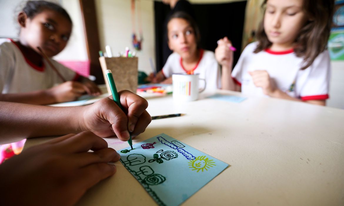 Alunos da rede pública de ensino do DF [fotografo]Marcelo Camargo/Agência Brasil[/fotografo]