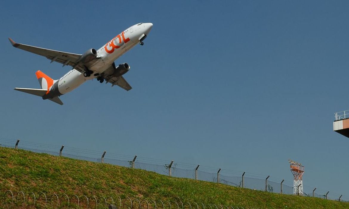 Questões ligadas à fonte de custeio e sobre o desenho do programa de descontos em passagens aéreas foram levantadas ao ministro Márcio França. Foto: Rovena Rosa/ABr