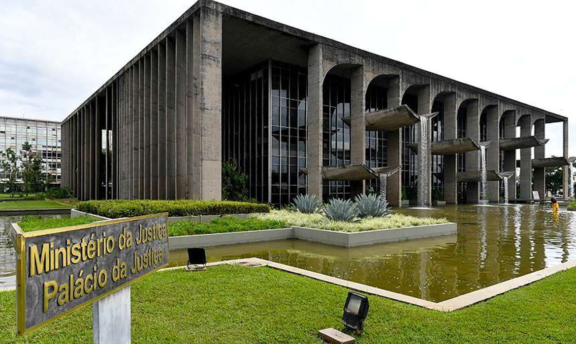 Líder do PSB na Câmara afirma que o partido não pressionará o governo em caso de substituição de seus quadros no Ministério da Justiça. Foto: Geraldo Magela/ Agência Senado 