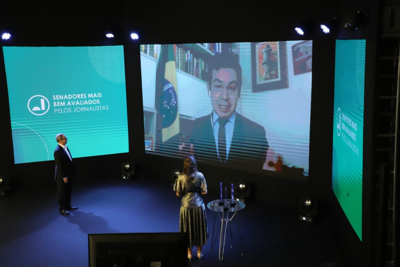 Os jornalistas escolheram o senador Randolfe Rodrigues como o melhor senador do ano. [fotografo] Paulo Negreiros/ Prêmio Congresso em Foco [/fotografo] 