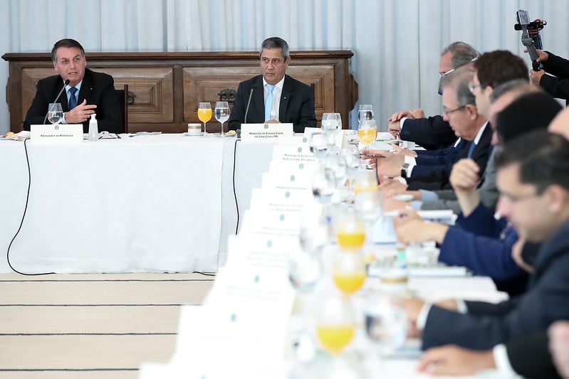 Bolsonaro em reunião com ministros e assessores em 9 de junho de 2020[fotografo]Marcos Corrêa/PR[/fotografo]