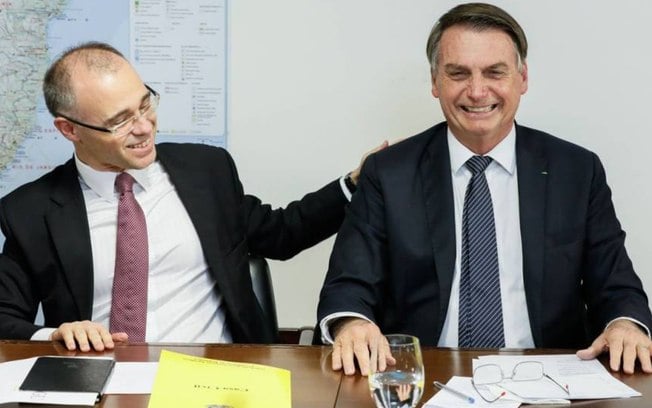 André Mendonça e o presidente Jair Bolsonaro. Foto: Agência Brasil