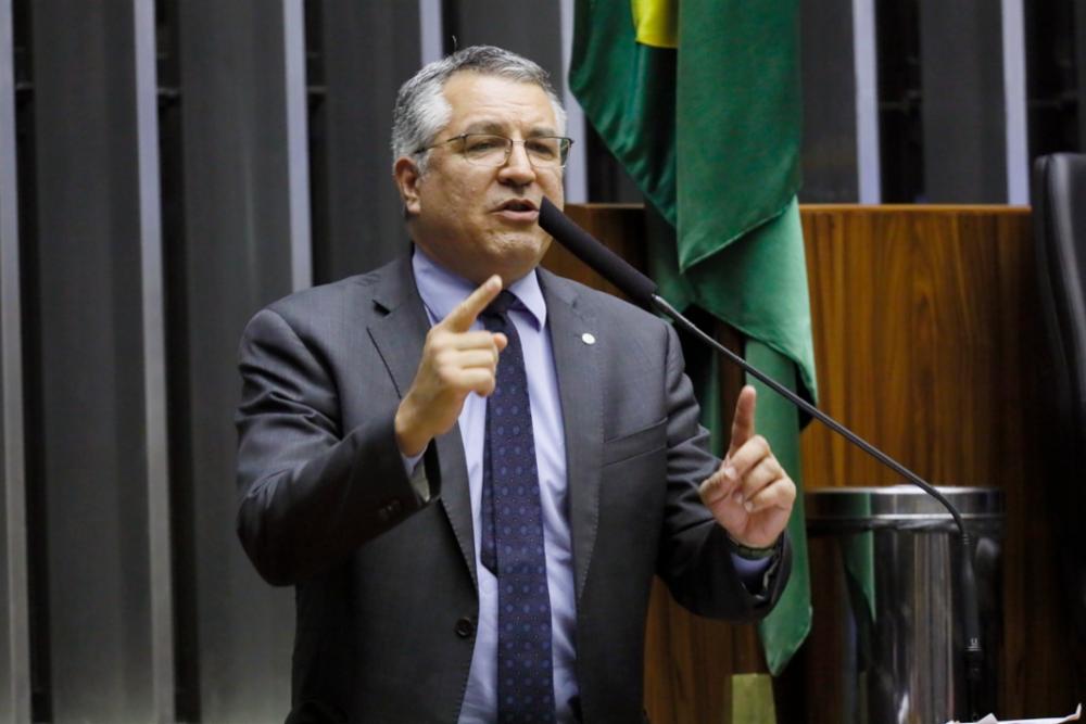 Vice-presidente do PT defende que liberação de emendas e de cargos fique nas mãos de Alexandre Padilha para que consiga articular com a Câmara. Foto: Fábio Rodrigues Pozzebom/Agência Brasil