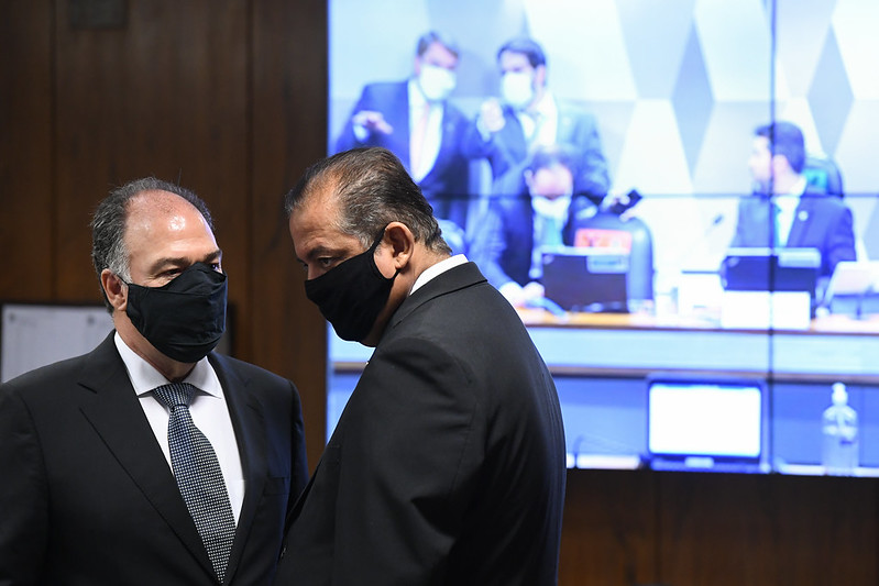 Os líderes do governo no Senado, Fernando Bezerra, e no Congresso, Eduardo Gomes. [fotografo]Marcos Oliveira/Ag. Senado[/fotografo]