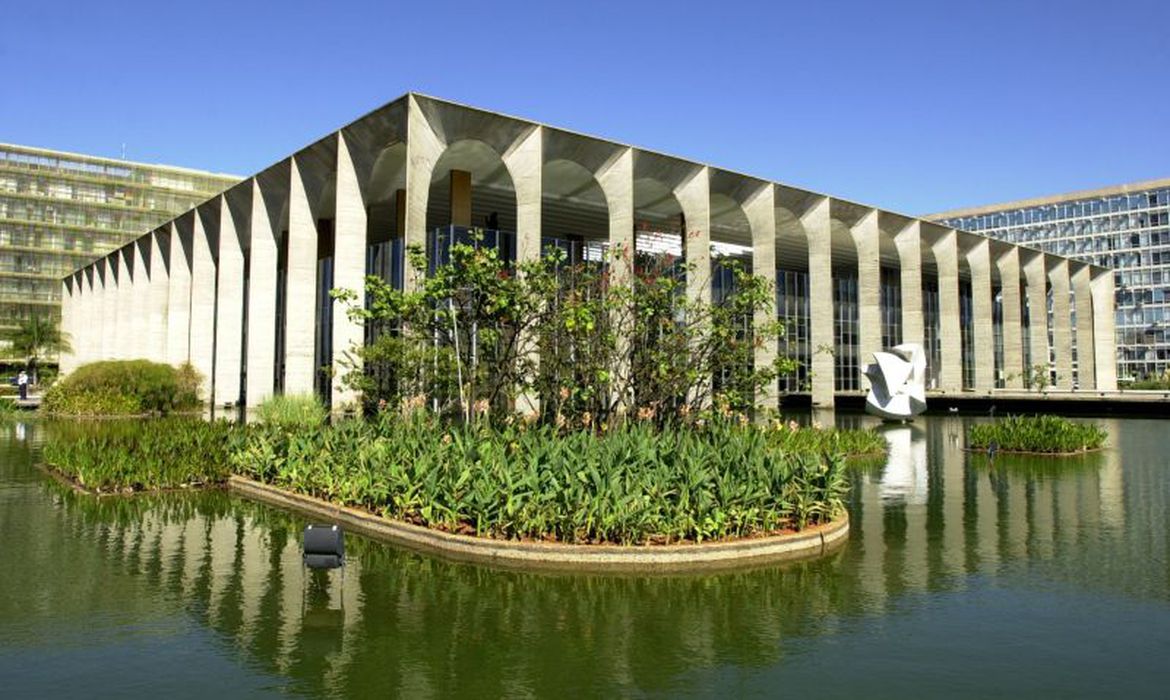 Documento enviado pelo Itamaraty e pelo Ministério da Agricultura à União Europeia pede postergação de efeito de lei contra o desmatamento. Foto: Arquivo/Agência Brasil