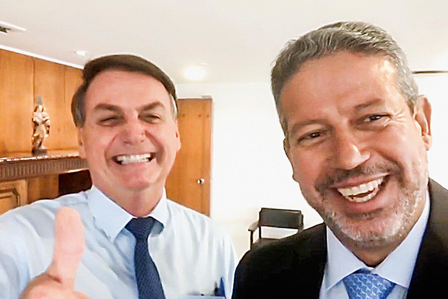  Ato de Lira garante a Bolsonaro aposentadoria de R$ 20 mil como deputado. Foto: Reprodução