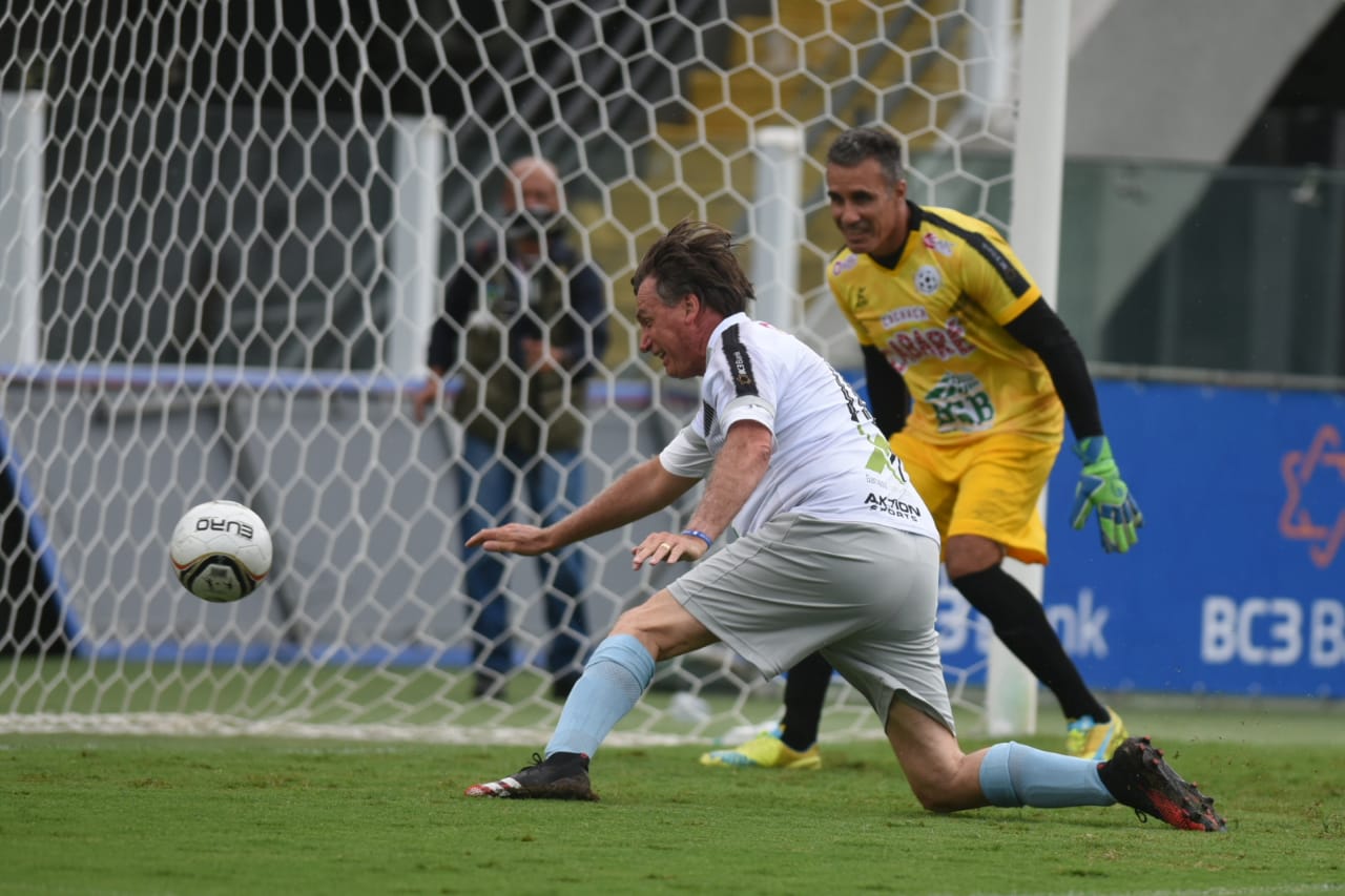 Bolsonaro durante partida beneficente em Santos[fotografo]Ivan Storti/Santos FC[/fotografo]