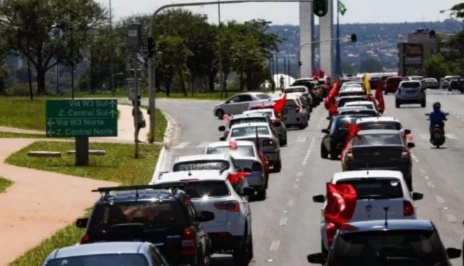 Protesto em Brasília contra Bolsonaro no último domingo[fotografo]Mídia Ninja[/fotografo]