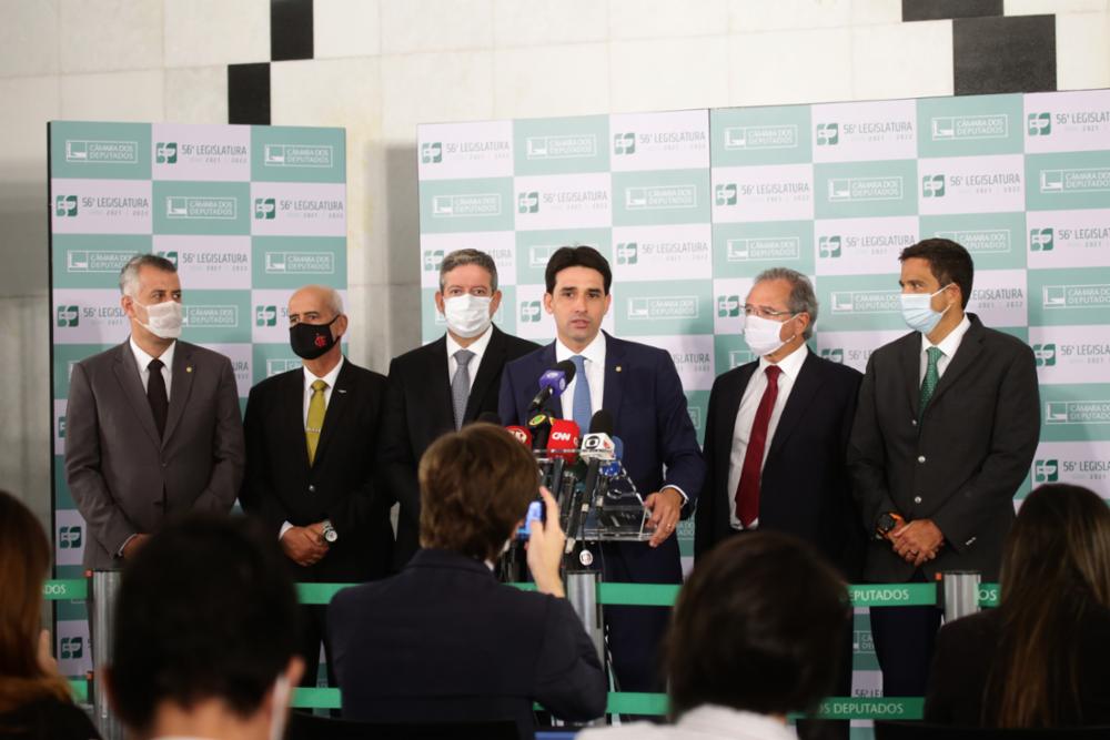 O deputado Silvio Costa Filho fala durante coletiva sobre a autonomia do Banco Central [fotografo]Gustavo Sales/Câmara dos Deputados[/fotografo]