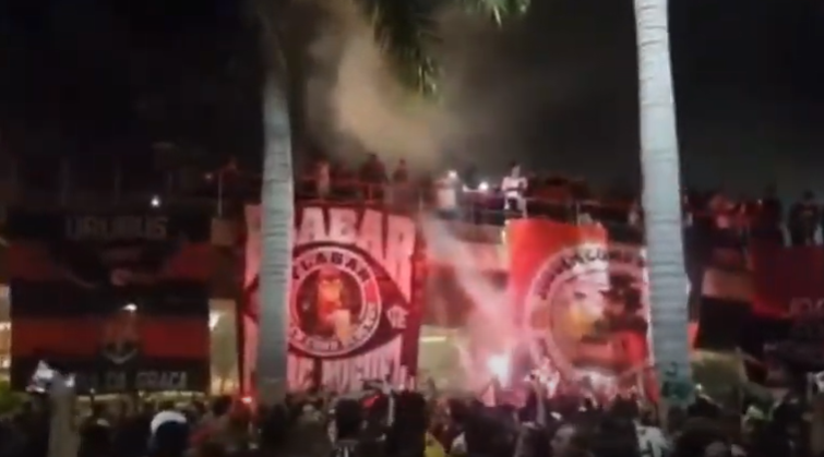 Festa da torcida do Flamengo pelo título do Brasileirão de 2020, encerrado nessa quinta-feira