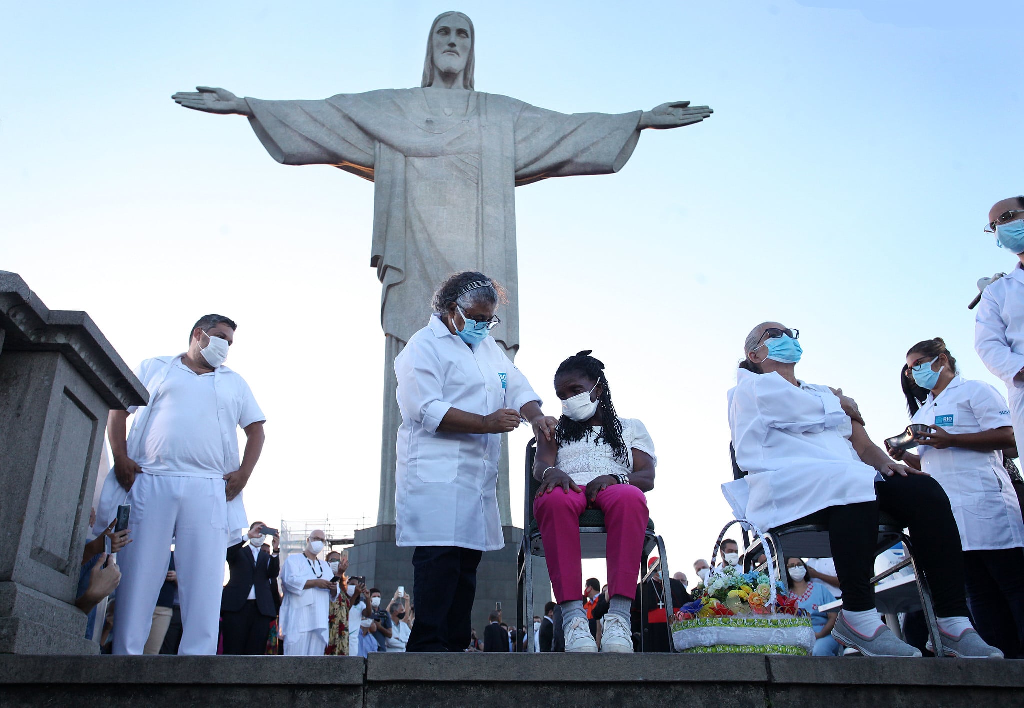 Profissionais de saúde recebem as primeiras doses da Coronavac aos pés do Cristo Redentor no Rio[fotografo]Eliane Carvalho/Fotos Públicas[/fotografo]