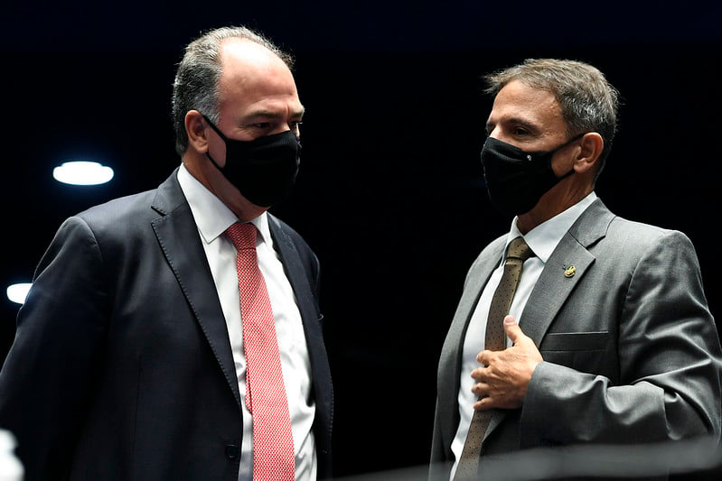 O líder do governo, Fernando Bezerra Coelho, e o relator da PEC Emergencial, Márcio Bittar [fotografo] Edilson Rodrigues/Agência Senado [/fotografo].