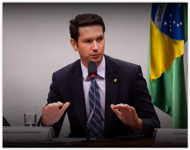 Deputado do Partido Novo foi o único a se manifestar contrário ao PL de igualdade salarial [fotografo] Reprodução Instagram [/fotografo]