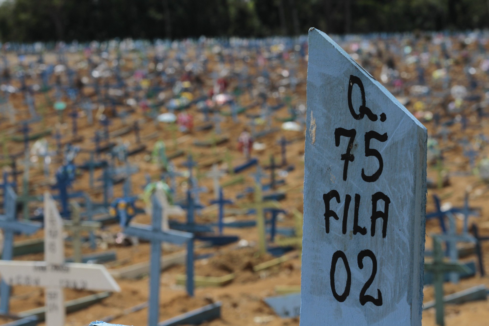 Cemitério Nossa Senhora Aparecida, em Manaus. Amazonas foi um dos estados mais afetados pela pandemia. Foto: Altemar Alcântara/Secom Manaus