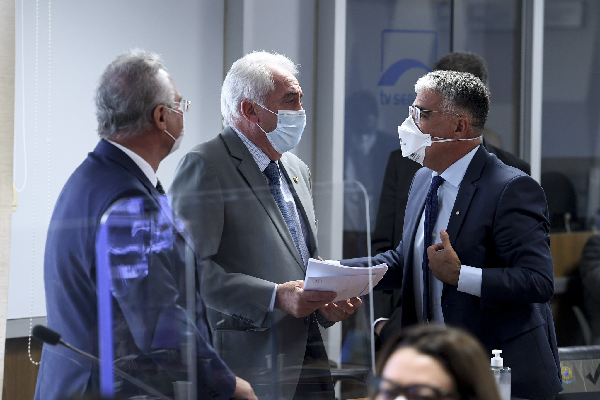 [fotografo] Edilson Rodrigues/Agência Senado [/fotografo] Relator da CPI da Covi, senador Renan Calheiros (MDB-AL), senador Otto Alencar (PSD-BA) e senador Eduardo Girão (Podemos-CE)