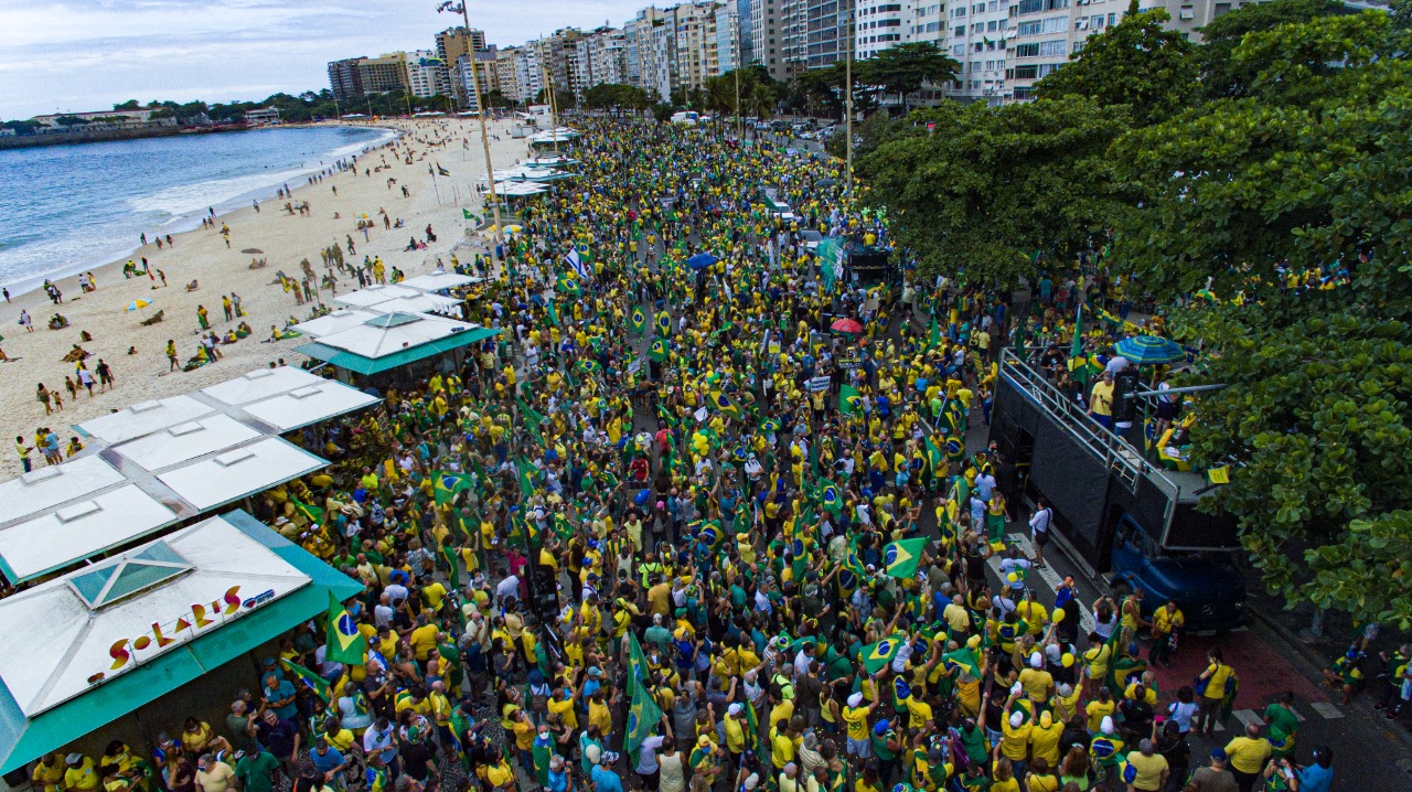 Manifestação em apoio a Bolsonaro em Copacabana, no Rio de Janeiro [fotografo]Reprodução/Twitter Deputado Anderson Moraes [/fotografo]